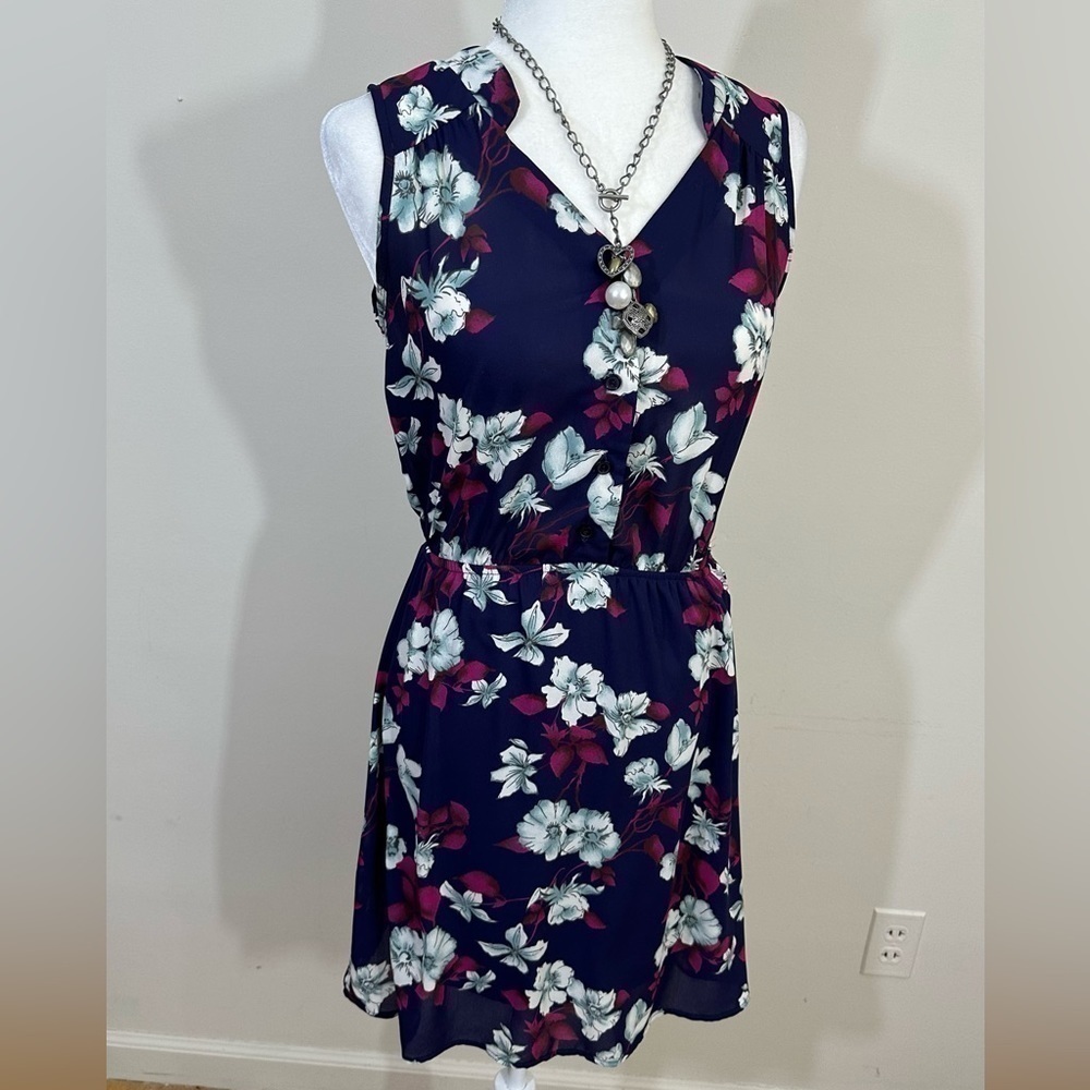 41 Hawthorn sz X SM dress floral with navy,sleeveless. Stretchy waist